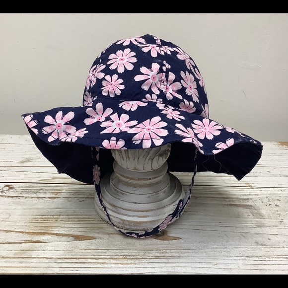 Just One You by Carter’s bucket hat. Size 12M - Picture 2 of 6